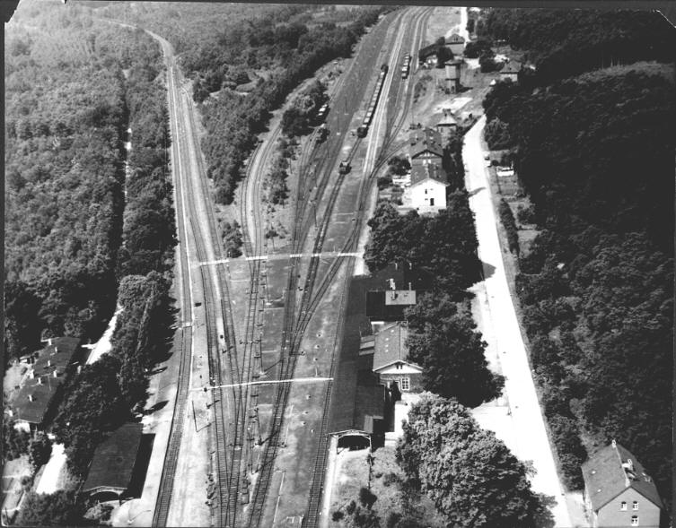 Luftaufnahme des Bahnhofs Dalheim